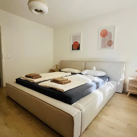 Black Forest Mit Kostenlosem Parkplatz Φράιμπουργκ